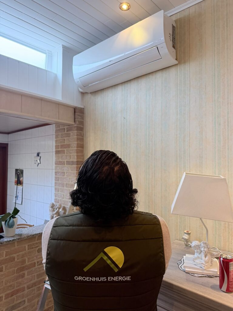 Foto bij de review van Brigitte Dekens